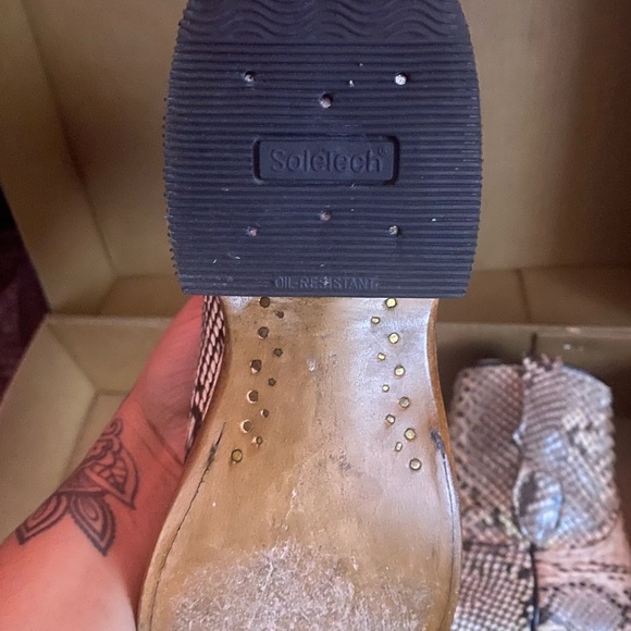 Cowtown womens python boots . Size 8B. - Picture 5 of 7